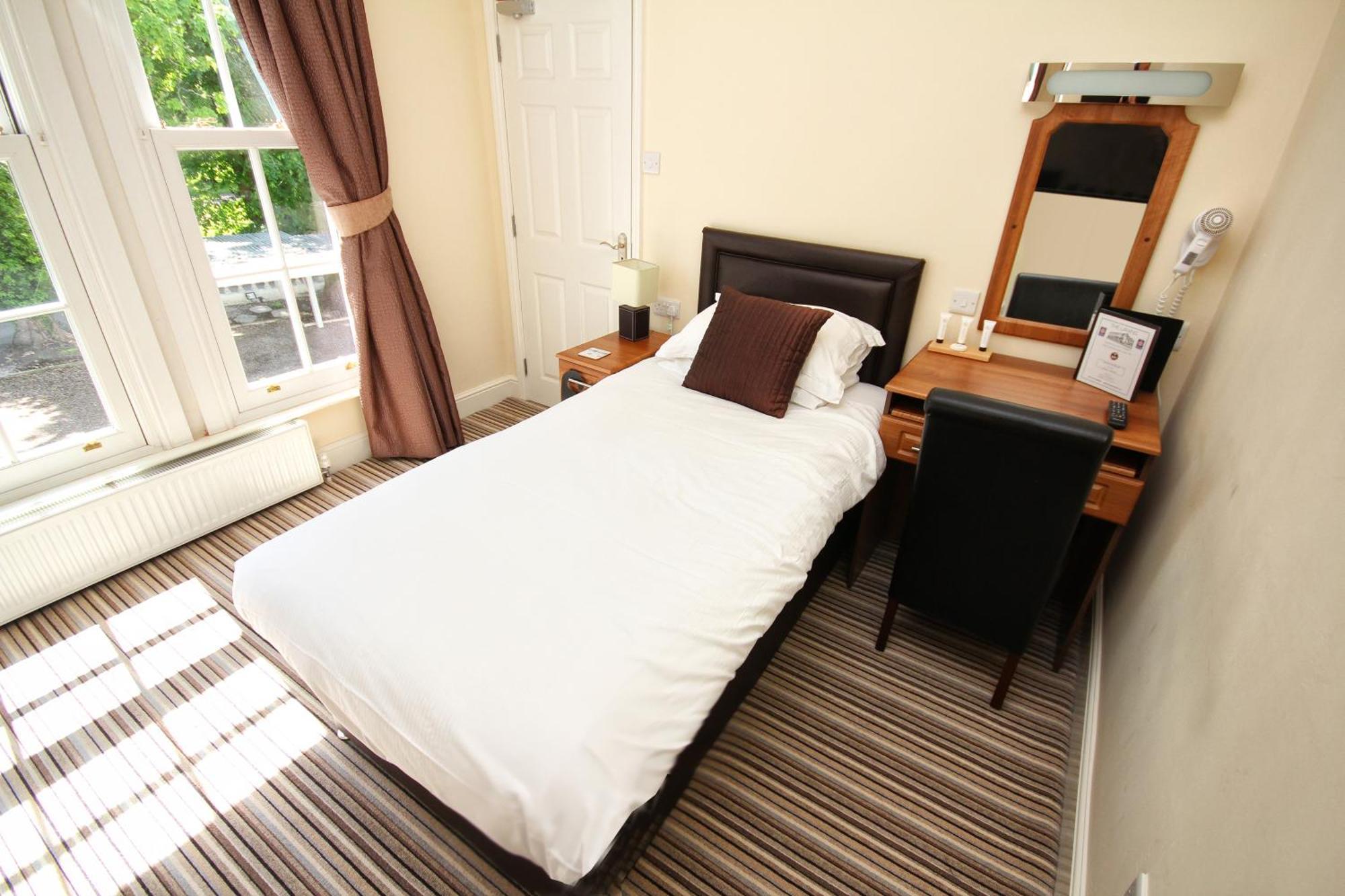 The Lawns Guest House Ретфорд Екстер'єр фото