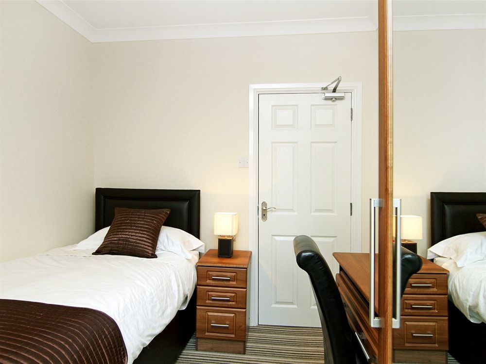 The Lawns Guest House Ретфорд Екстер'єр фото