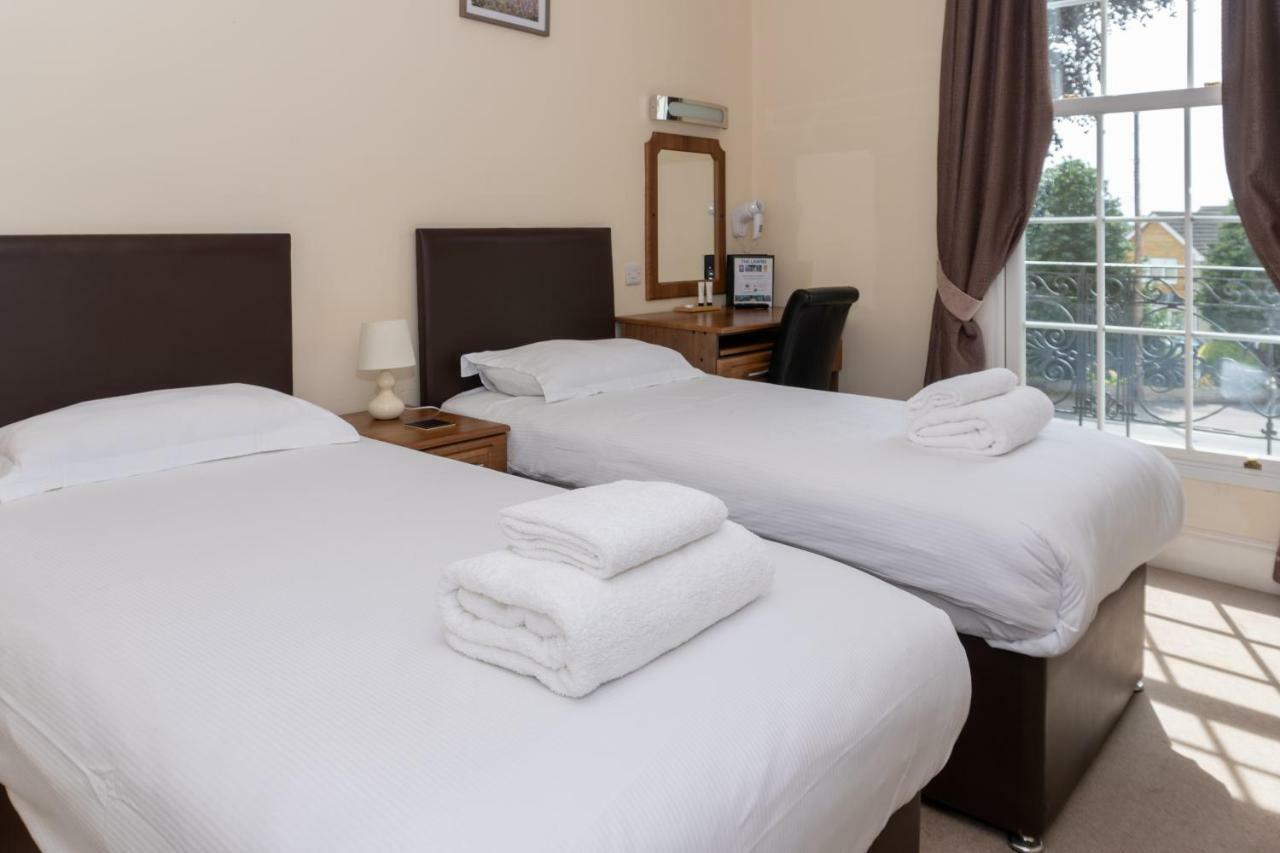 The Lawns Guest House Ретфорд Екстер'єр фото