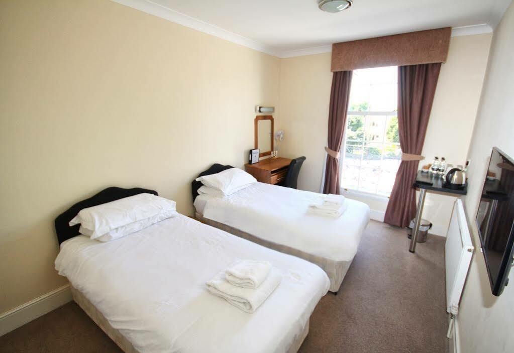 The Lawns Guest House Ретфорд Екстер'єр фото